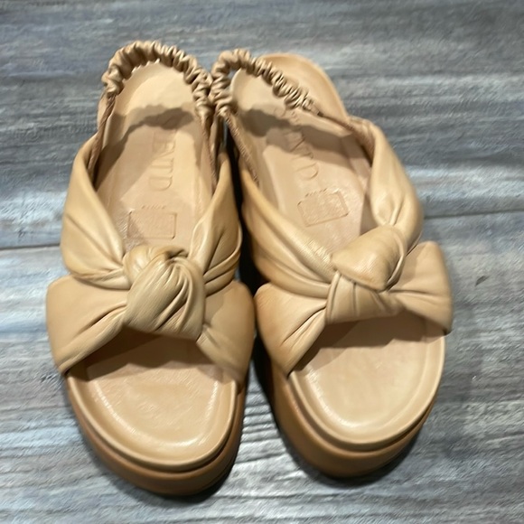 Silent D Platform Sandals - Picture 1 of 9